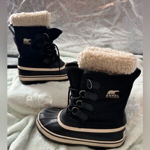 Sorel Winter Black Carnival boots waterproof.